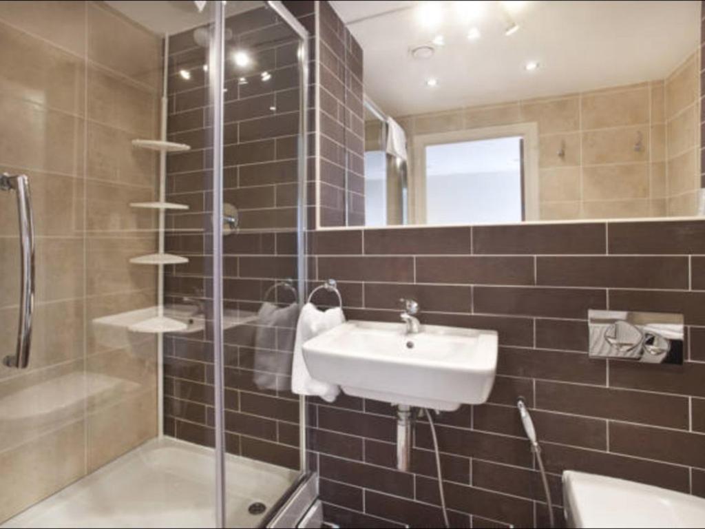 Churchill Two Bedroom Apartments With Free Parking And The Minster View York Værelse billede